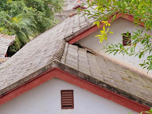 Top Signs You Need Roofing Services