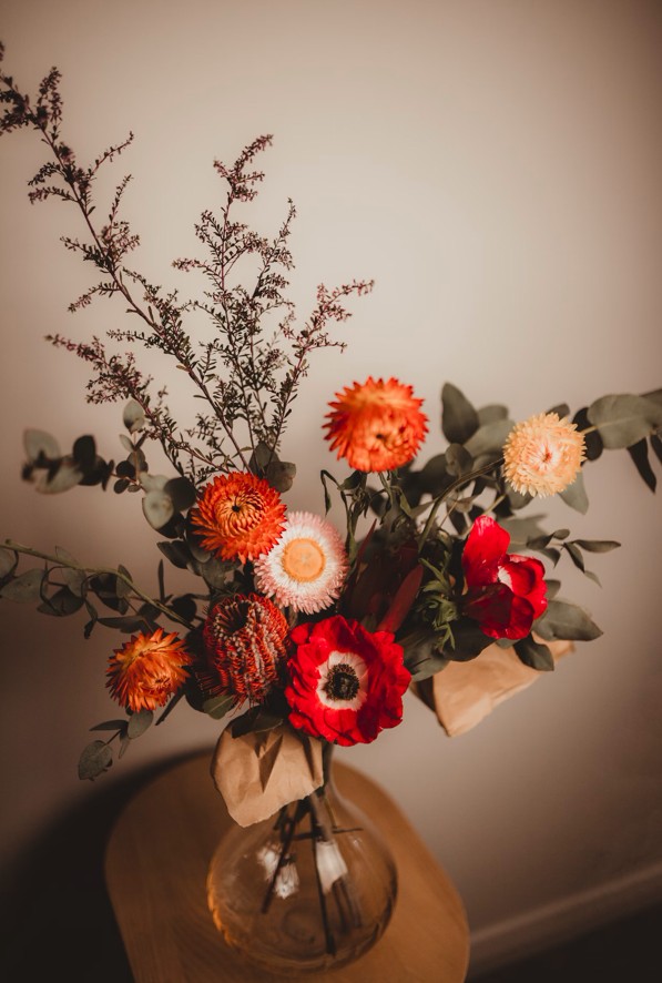 Enhance Your Home’s Ambiance: The Ultimate Guide to Flower Decor with International Flower Delivery